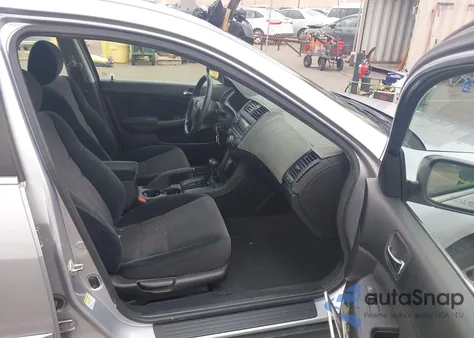 2005 Honda Accord 2.4 Lx z USA, uszkodzony, nr VIN 1HGCM56465A011242